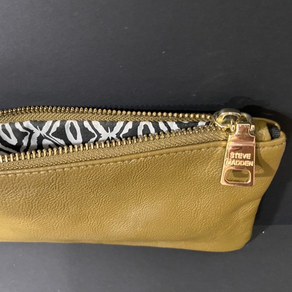Steve Madden Gold Faux Leather Zip Clutch Wristlet Bag - Picture 1 of 8